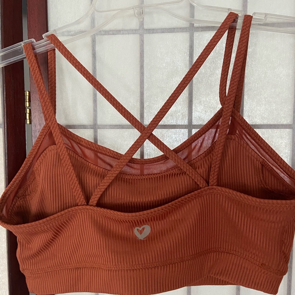 Activewear - Picture 2 of 9